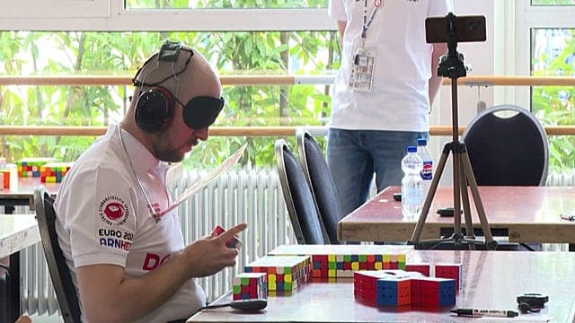 Les stars du Rubik’s Cube brillent au championnat d’Europe aux Pays-Bas