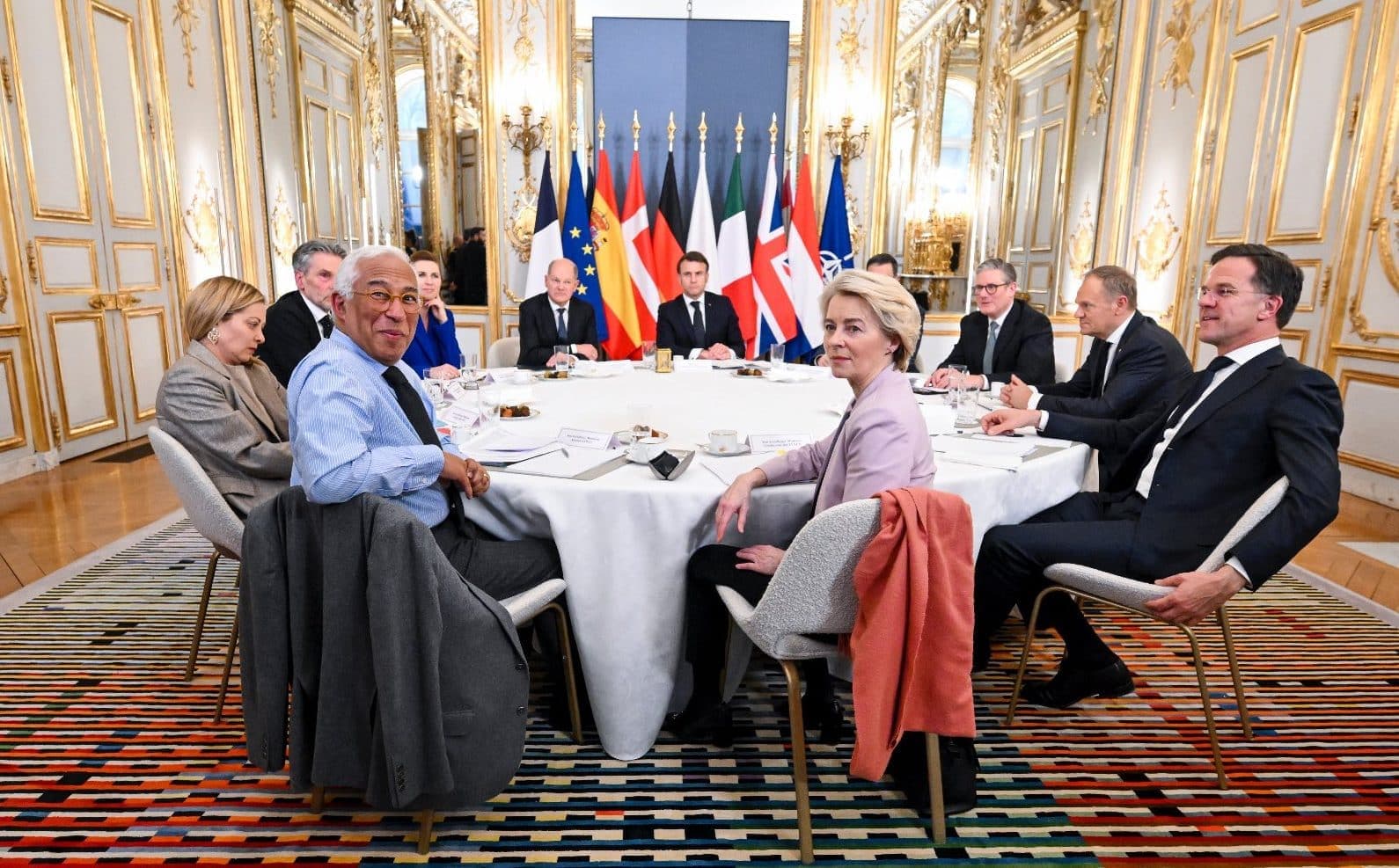 UK and France Seal New Ukraine Security Pact as the U.S. Takes Lead on Ceasefire Enforcement