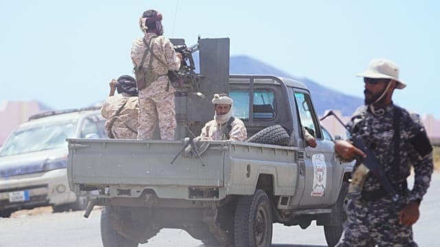 Yémen : les forces gouvernementales reprennent des positions stratégiques près de Bab el-Mandeb