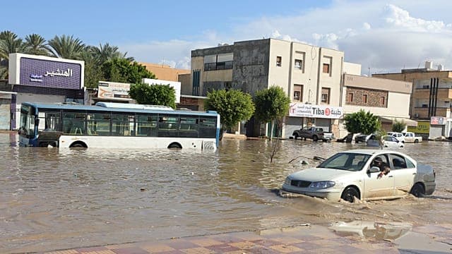 Libye : de fortes pluies paralysent la capitale Tripoli