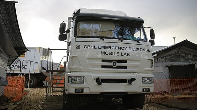 RDC : des laboratoires mobiles pour accélérer le dépistage d’Ebola
