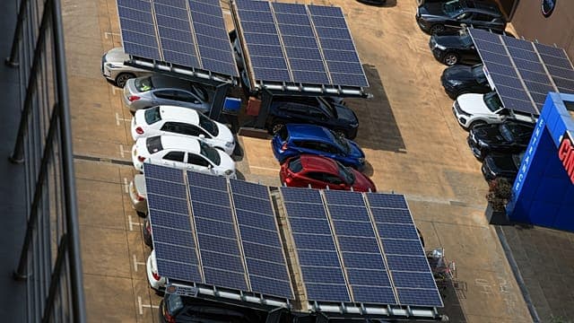 Kenya : une ambulance alimentée à l'énergie solaire achève ses essais avec succès