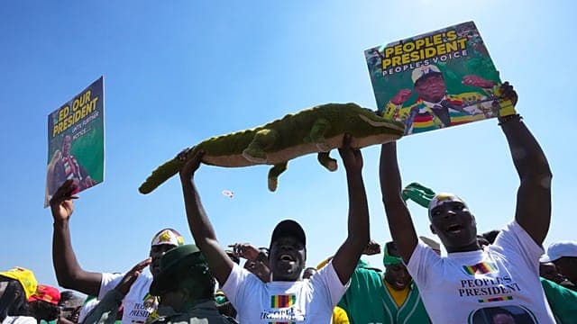 Zimbabwe Senate approves bill to extend presidential term