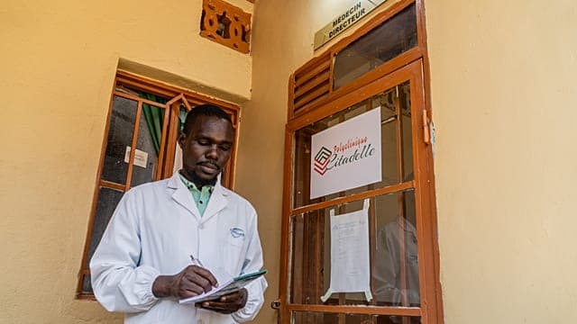 Ebola: Private clinics on front line as patients shun public hospitals