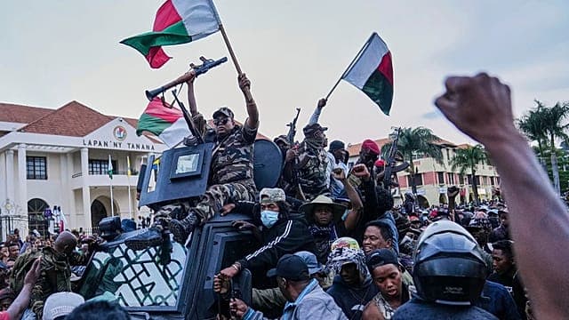 Madagascar : un an après la chute de Rajoelina, la Gen Z dénonce une "trahison"