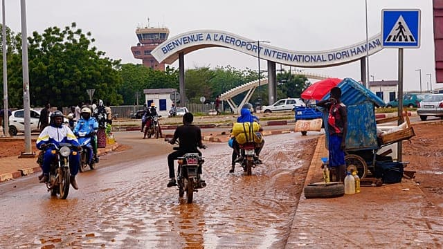 Gunfire erupts near airport in Niger's capital