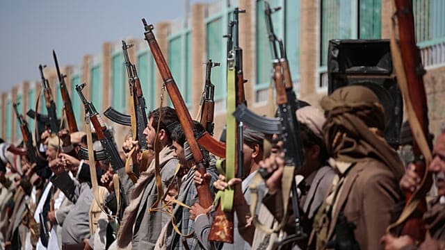 Les Houthis du Yémen affirment avoir à nouveau frappé l'aéroport de Riyad