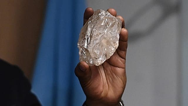 Afrique du Sud : le groupe De Beers ferme sa plus grande mine de diamants pour 2 ans