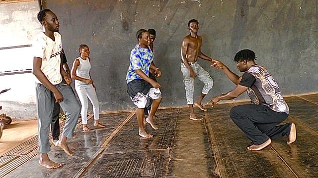Burkina Faso : le Vibra-Signe, une technique qui fait danser les sourds et malentendants