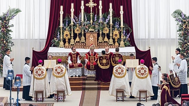 Des dissidents catholiques traditionalistes défient le pape Léon XIV