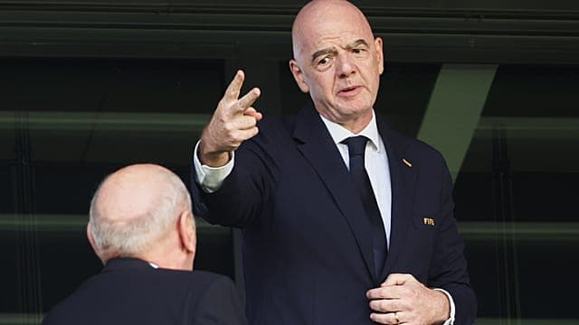 Football : La FIFA accuse l'UEFA de harceler Gianni Infantino
