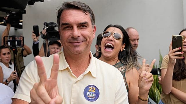 Brésil : Flávio Bolsonaro en fuite après sa défaite électorale