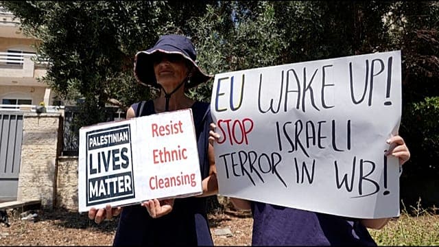 Militants israéliens à Jérusalem appellent l'UE: "Le silence est complicité" sur Gaza