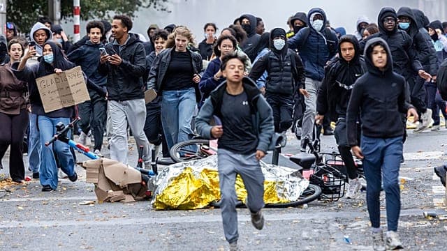 Bruxelles : la marche contre l’austérité dégénère en affrontements violents