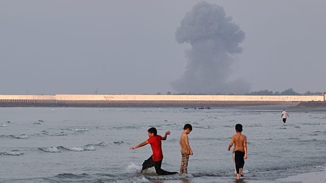 Le détroit d'Ormuz au cœur de nouvelles frappes entre les USA et l'Iran