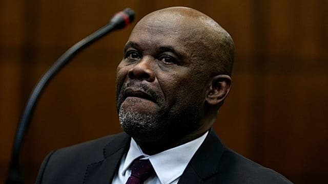 Afrique du Sud : la justice refuse la liberté sous caution à l’ancien chef adjoint de la police