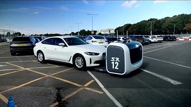 Un robot voiturier à l'aéroport de Gatwick promet un parking longue durée plus sûr et plus simple