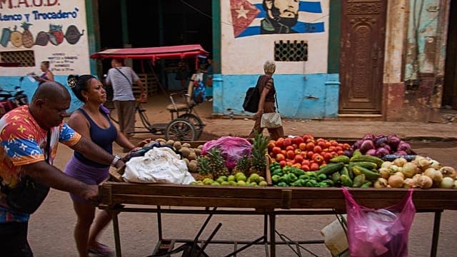 Cuba : les habitants amers après le renouvellement de l'embargo américain
