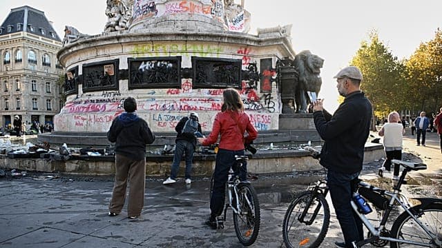 La France secouée par des affrontements, des incendies et des pillages