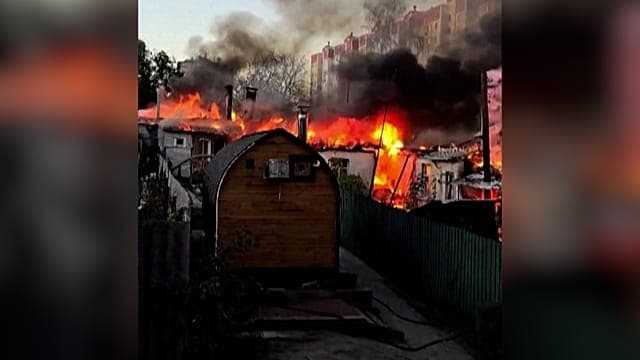 Russie : des bâtiments en flammes après une frappe ukrainienne