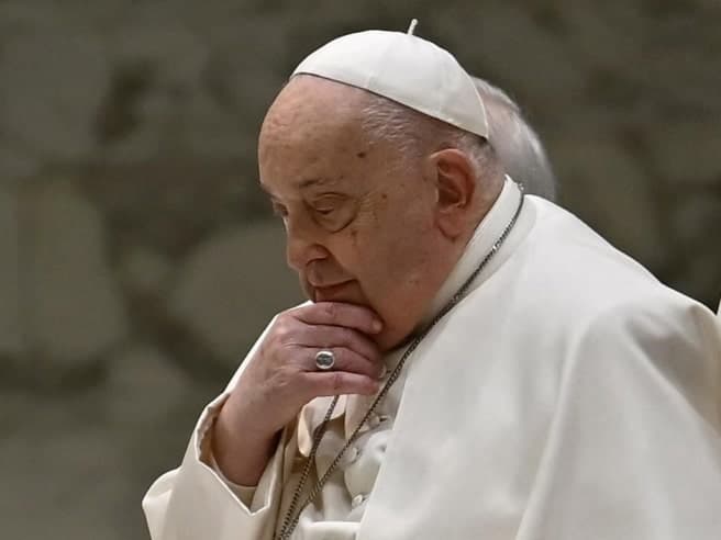 Pope Francis Shows Gradual Improvement Amid Ongoing Hospitalization