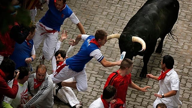 Espagne : neuf blessés lors de la quatrième course des taureaux à Pampelune