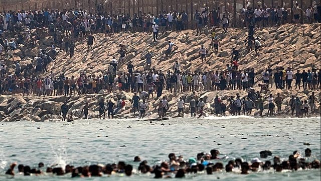 Ceuta : au moins 49 000 personnes auraient franchi la frontière en 24 heures