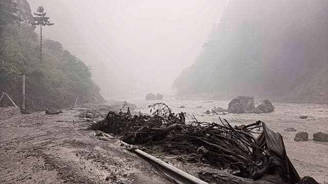 Népal : la région de Nuwakot dévastée par les crues et les glissements de terrain