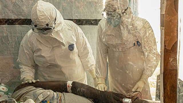 Ebola cases jump as Congo tightens travel rules