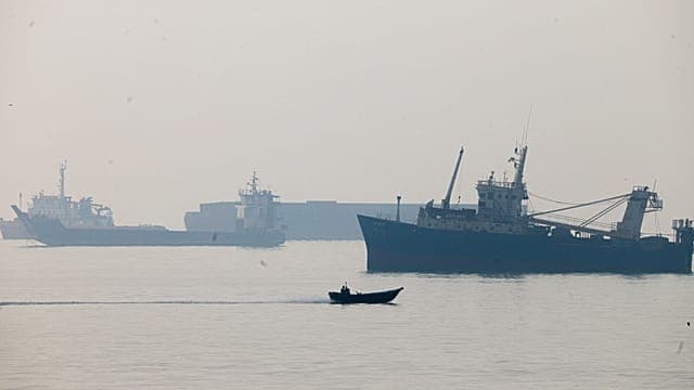Détroit d’Ormuz : deux superpétroliers touchés par des mines, selon l’Iran