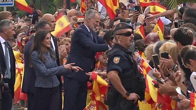 Felipe VI et Letizia accueillis en héros à Ceuta pour leur première visite depuis 2007 