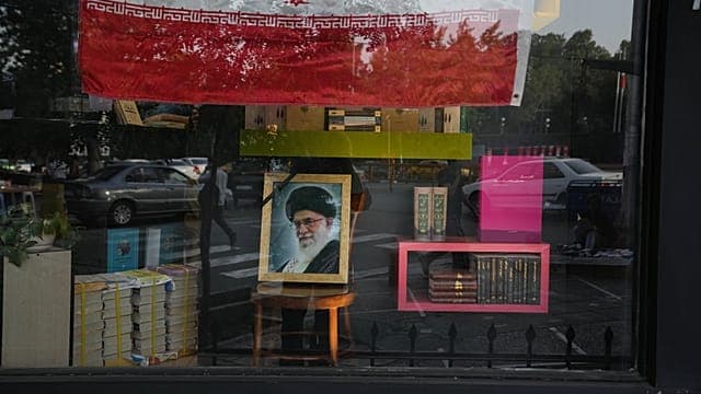 Des millions d'Iraniens attendus à Téhéran pour les funérailles d'Ali Khamenei
