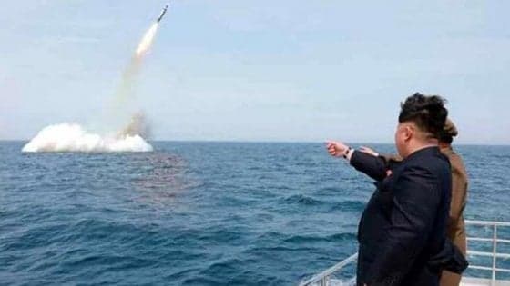 La Corée du Nord tire une nouvelle salve de missiles balistiques vers la mer du Japon : Séoul renforce son alerte militaire
