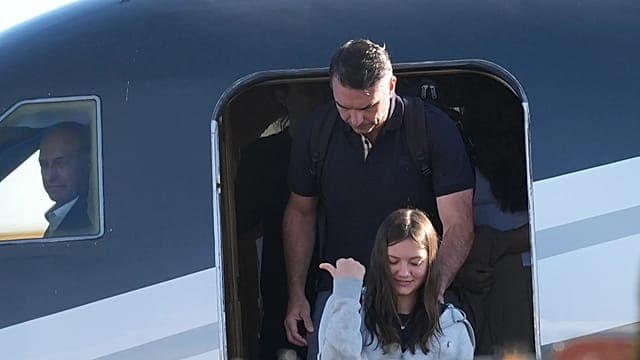 Flávio Bolsonaro a atterri à Miami après avoir quitté le Brésil