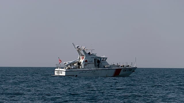 Tunisie : deux morts et six disparus après un naufrage