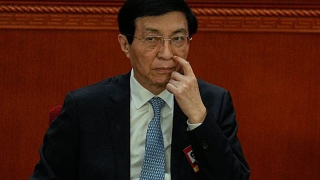 Le président du Sénat égyptien reçu à Pékin par Wang Huning