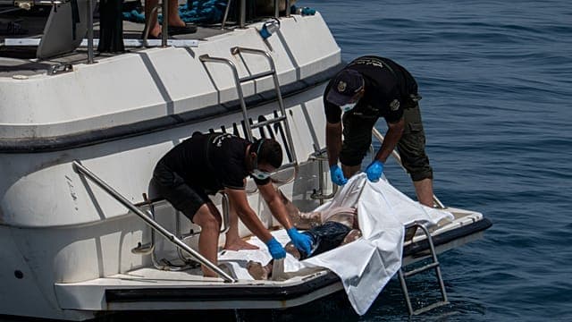 Tunisie : hommage à huit migrants morts dans un naufrage au large de Zarzis