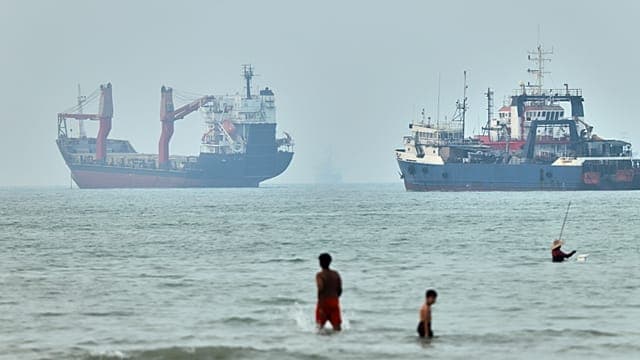 Iran will not cooperate with other countries to de-mine Strait of Hormuz