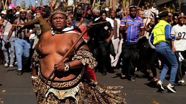 Thousands march to demand illegal migrants leave South Africa