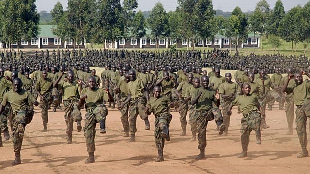 Ouganda : l’armée en démonstration avant un déploiement controversé à Gaza