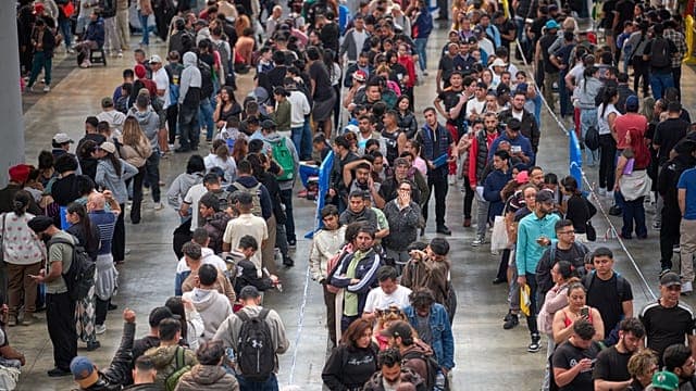 More than one million migrants apply for legal status in Spain