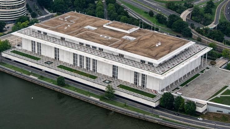 Kennedy Center : le conseil d'administration vote à nouveau pour une fermeture de deux ans