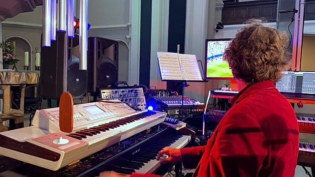 Berlin musician turns Germany football opener into musical spectacle