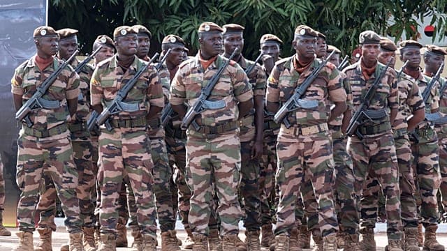 Mali : Human Rights Watch accuse des paramilitaires russes d'avoir tué des civils