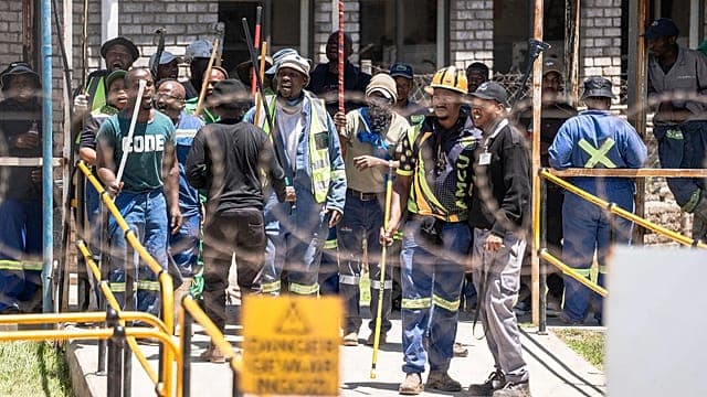 Afrique du Sud : les mines illégales menacent les infrastructures de Johannesburg