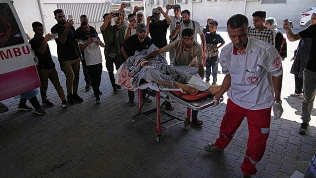 Gaza : tentes détruites et au moins 2 morts après des frappes aériennes