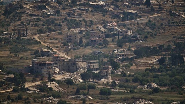 Southern Lebanon's displaced Shiites fear return of old divisions