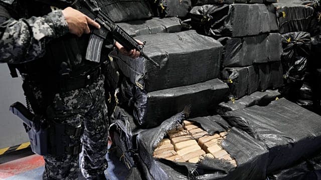 Équateur : la police intercepte 370 pains de cocaïne ornés de photos de Haaland