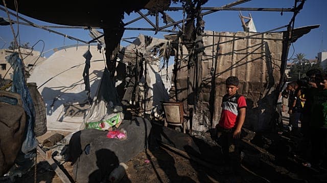 Frappes israéliennes sur des abris à Gaza: quatre morts, camps en dégradation