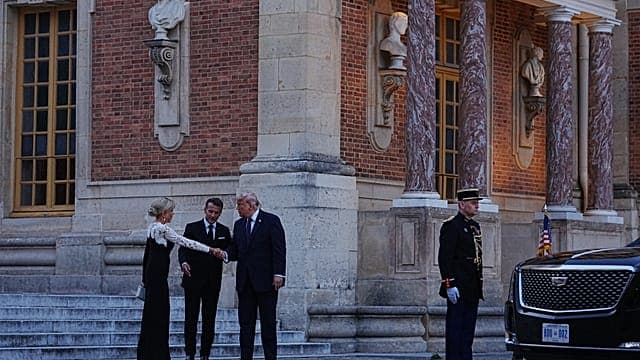 Trump welcomed to Versailles for dinner with Macron